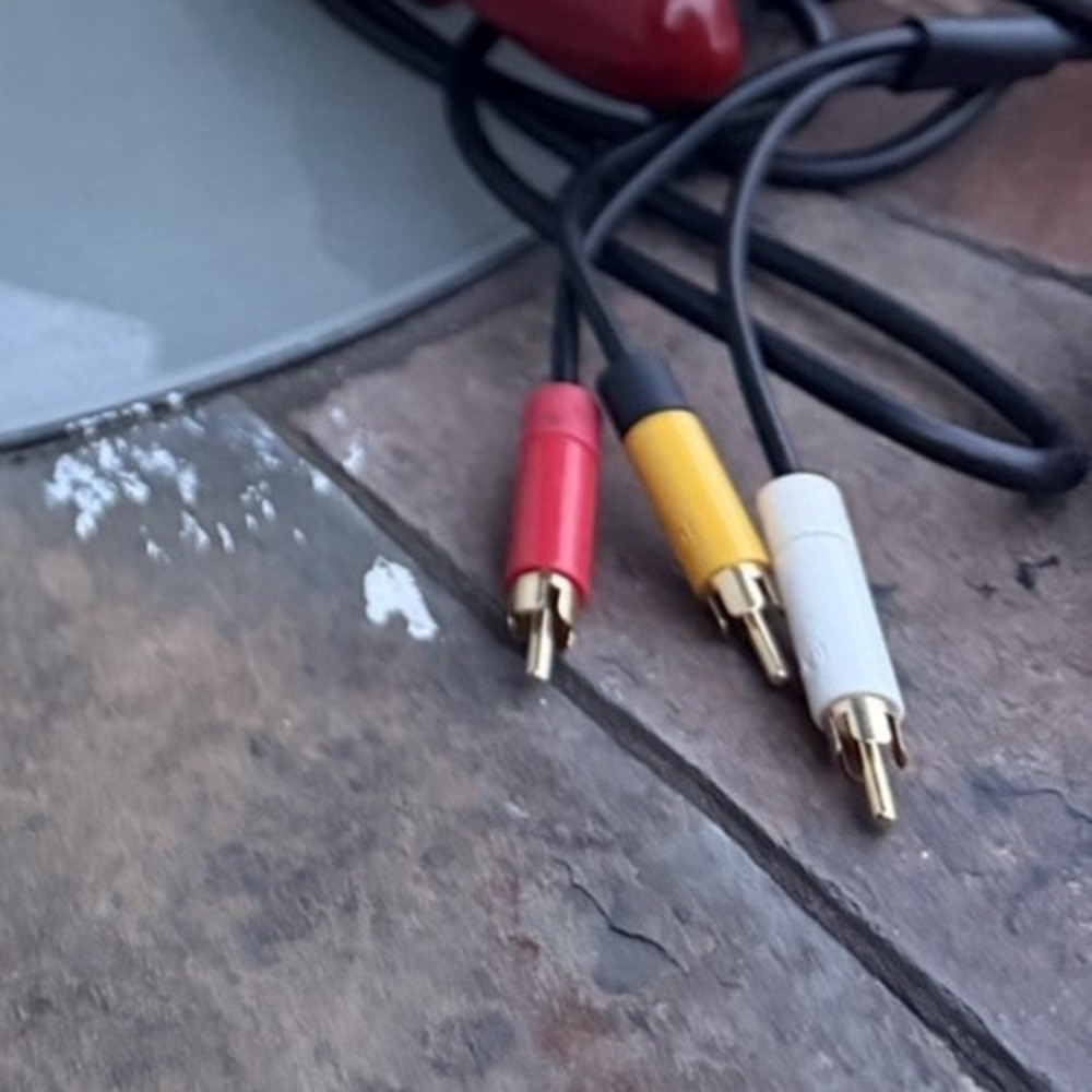 Microsoft Xbox 360 Composite RCA AV Cable 3ft (Red/White/Yellow)